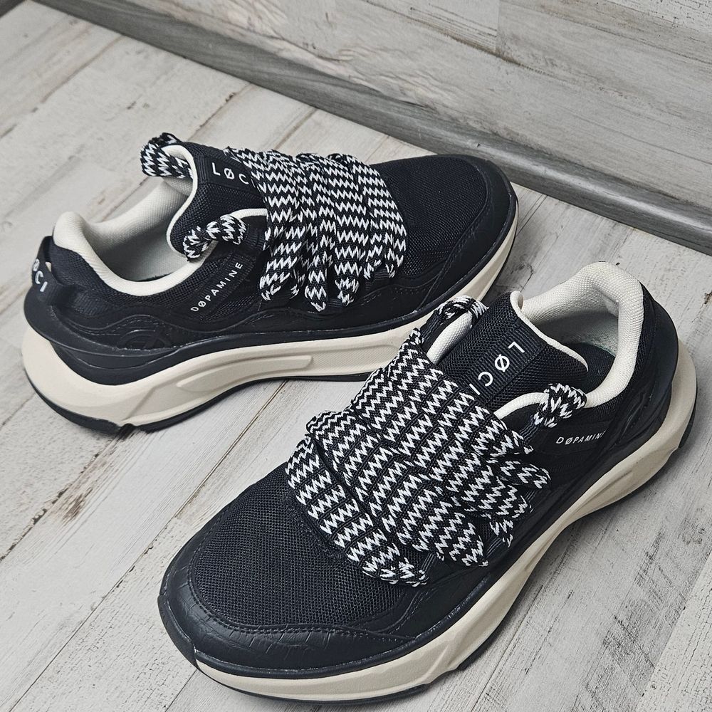 LØCI Vegan Sneakers W7 (M6) Black/White Chunky Laces LC-017-009-05 - Nicki Minaj